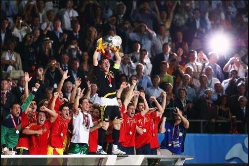 2008欧洲杯荣耀欧洲（2008年欧洲杯揭幕战）
